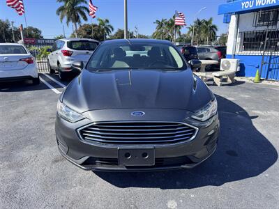 2019 Ford Fusion SE   - Photo 2 - Miami, FL 33147