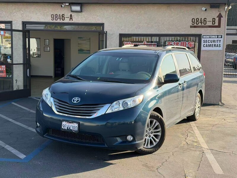 2011 Toyota Sienna XLE