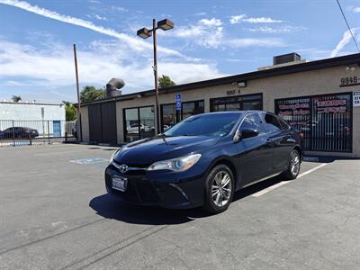 2017 Toyota Camry SE Sedan