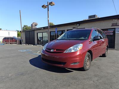 2007 Toyota Sienna LE 7-Passenger Minivan