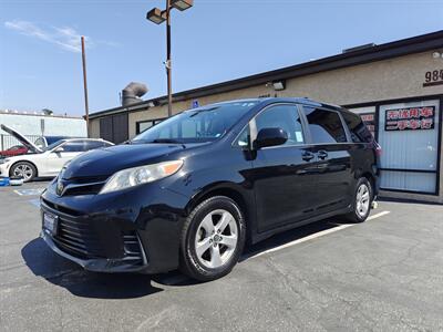 2018 Toyota Sienna LE 8-Passenger Minivan