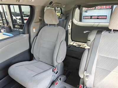 2018 Toyota Sienna LE 8-Passenger   - Photo 8 - El Monte, CA 91733