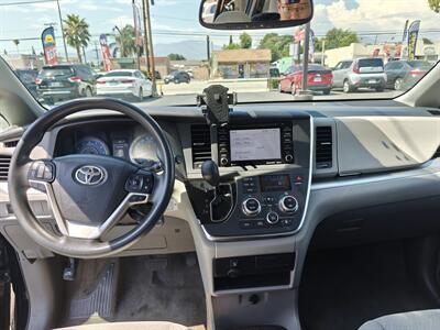 2018 Toyota Sienna LE 8-Passenger   - Photo 10 - El Monte, CA 91733