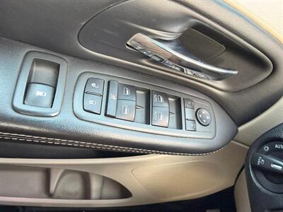 2013 Chrysler Town and Country Touring - Photo 25 - Saskatoon, SK S7L 1B2