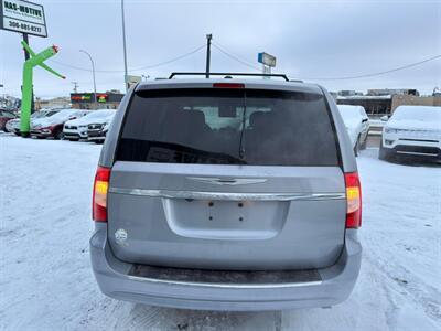 2013 Chrysler Town and Country Touring - Photo 5 - Saskatoon, SK S7L 1B2
