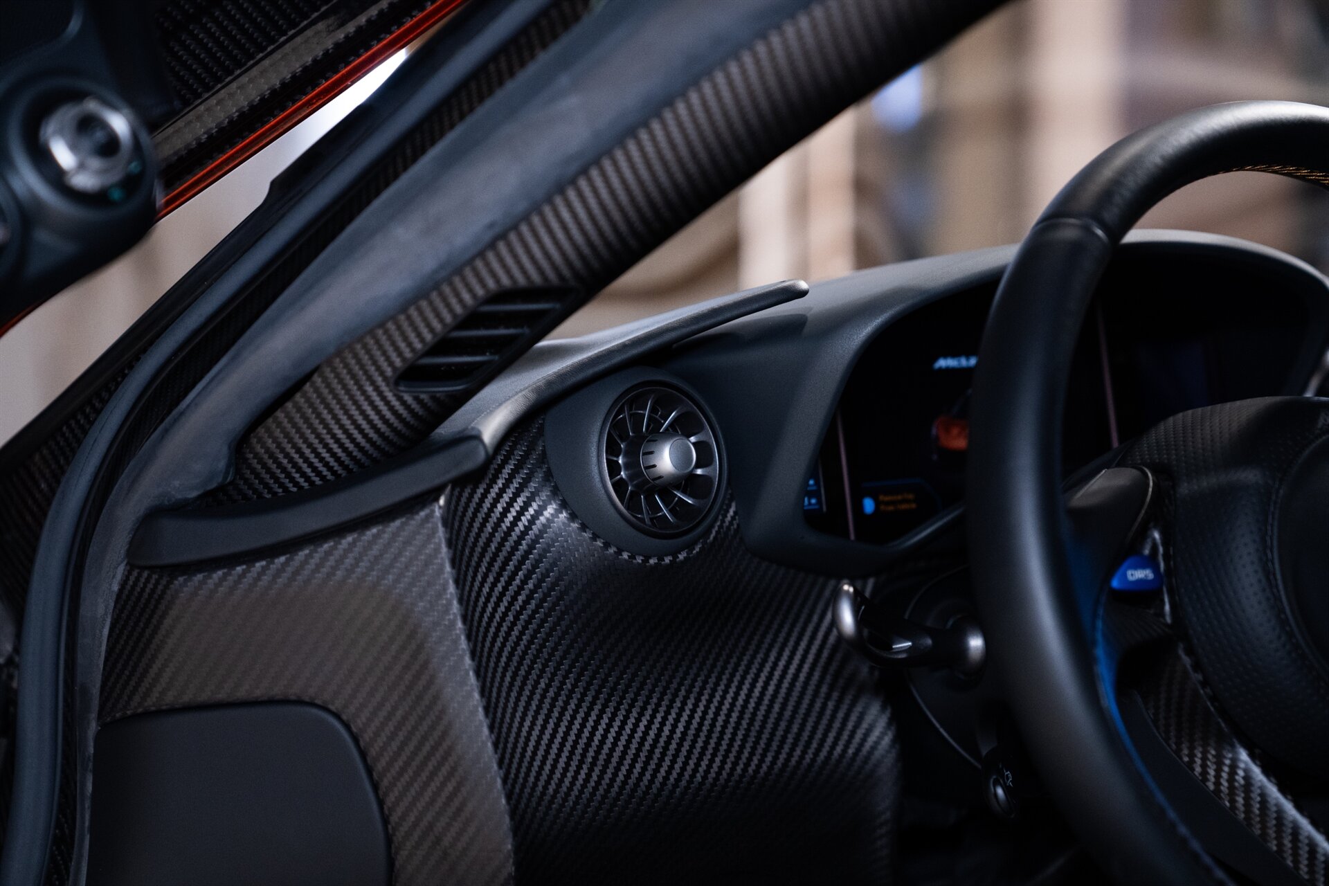 2014 McLaren P1 - Photo 11