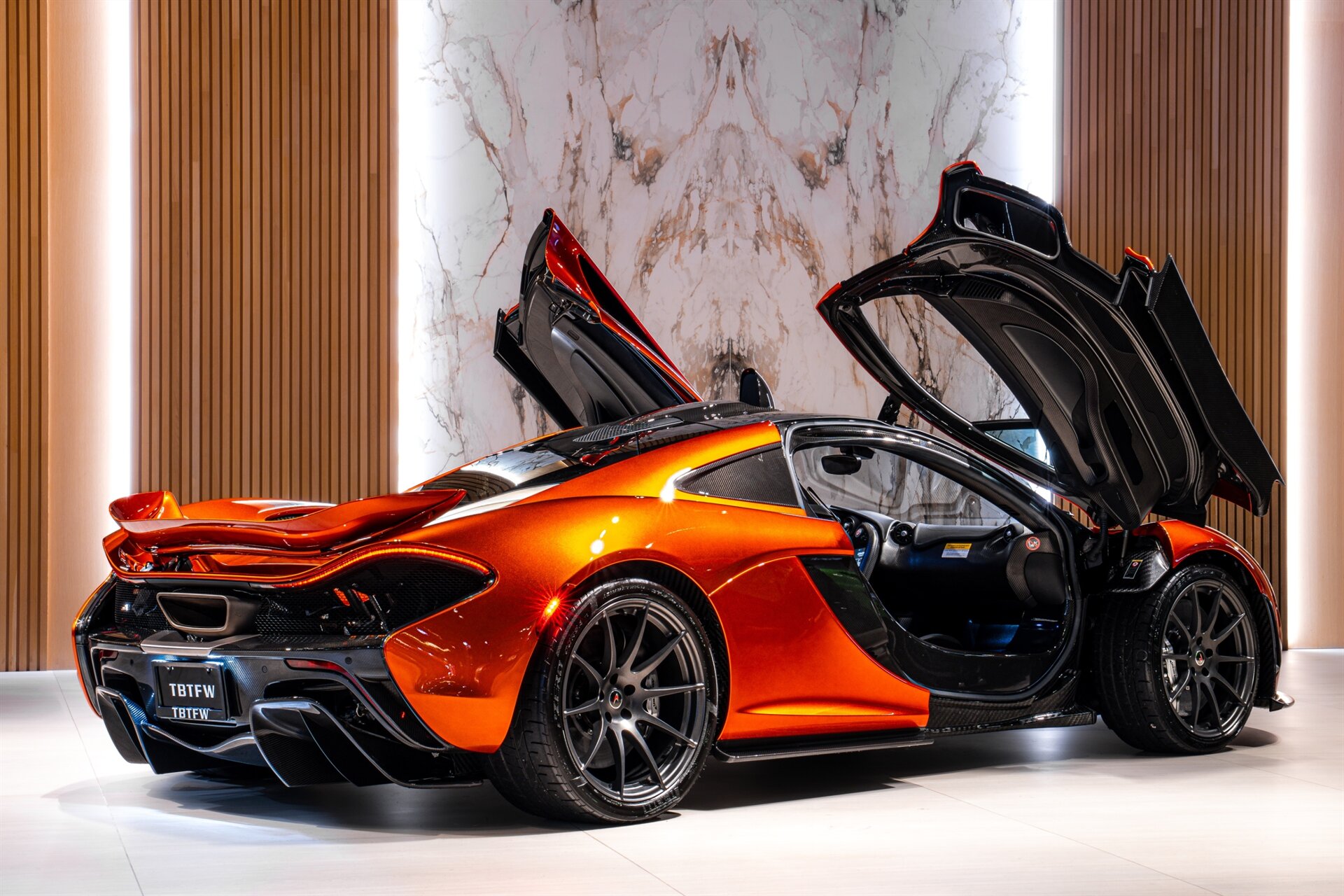 2014 McLaren P1 - Photo 8
