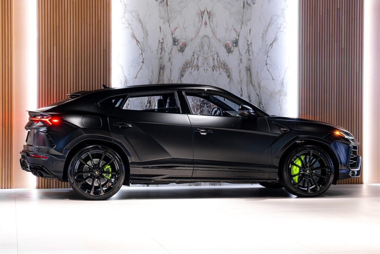 2022 Lamborghini Urus - Photo 3
