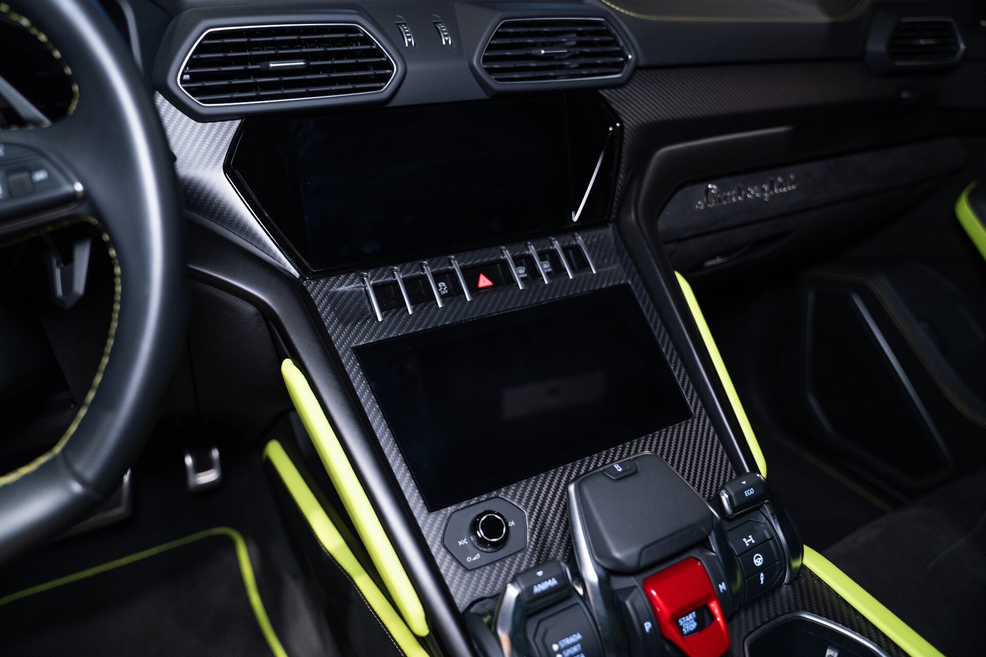 2022 Lamborghini Urus - Photo 14