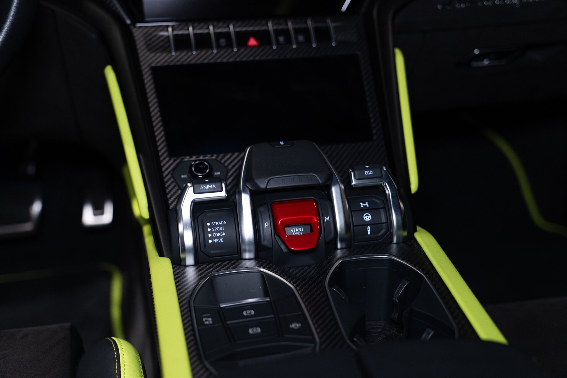 2022 Lamborghini Urus - Photo 16