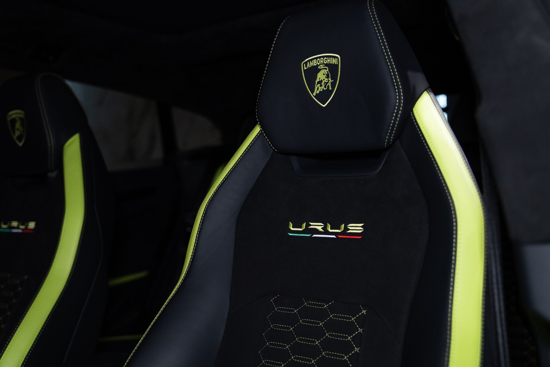 2022 Lamborghini Urus - Photo 7
