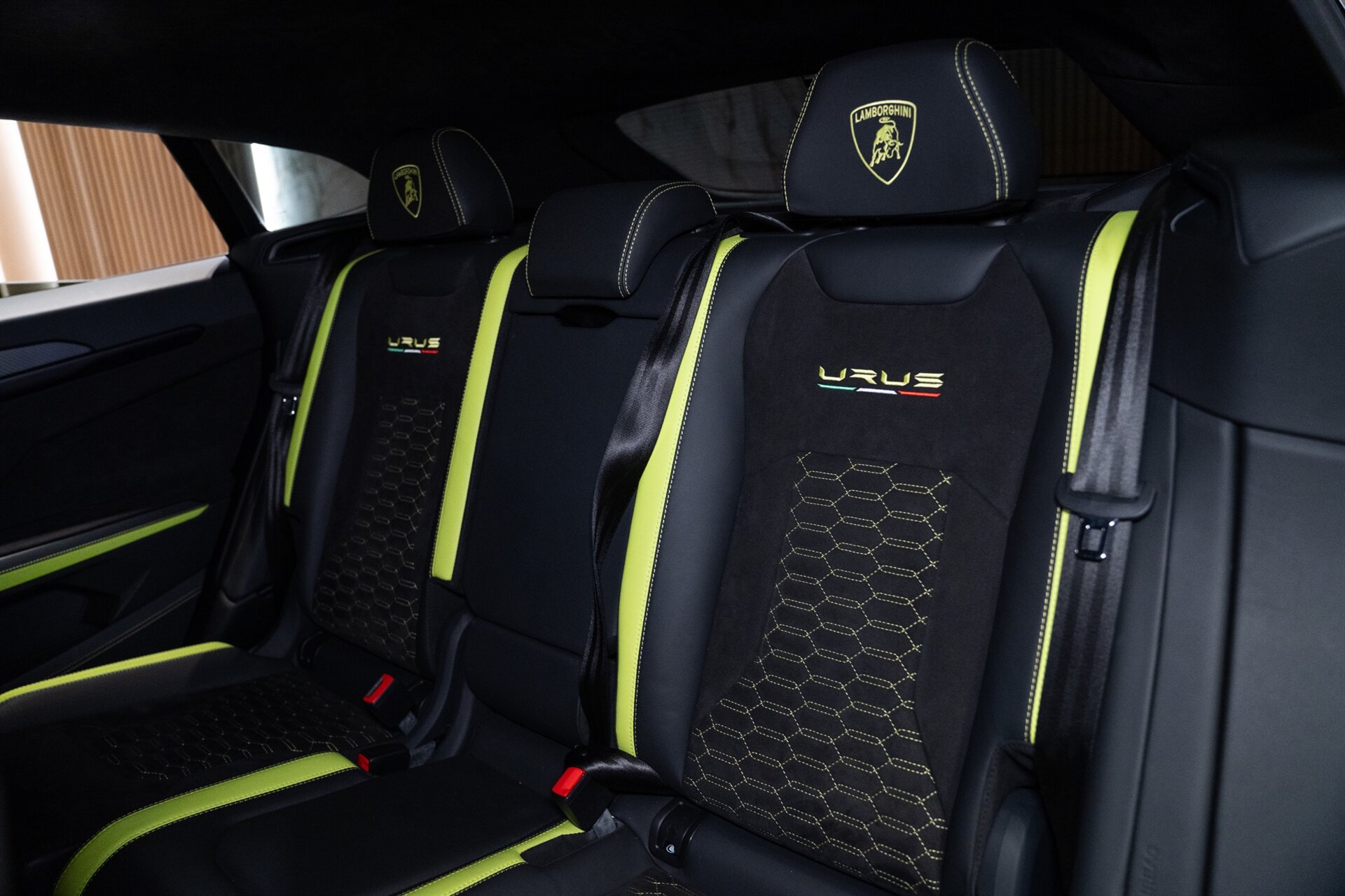 2022 Lamborghini Urus - Photo 17