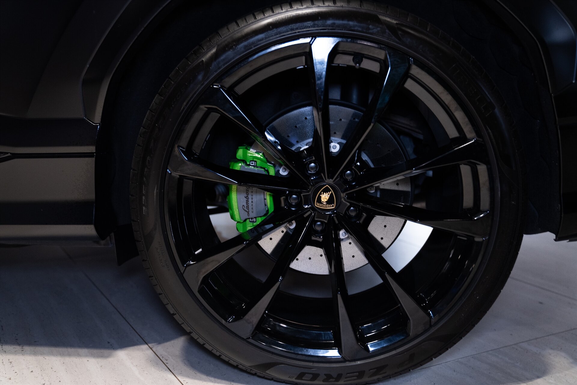 2022 Lamborghini Urus - Photo 9