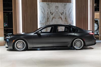 2023 BMW 760i xDrive   - Photo 3 - Beverly Hills, CA 90212