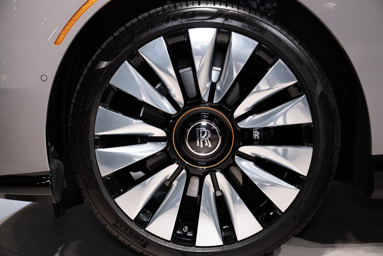 2024 Rolls-Royce Spectre - Photo 19