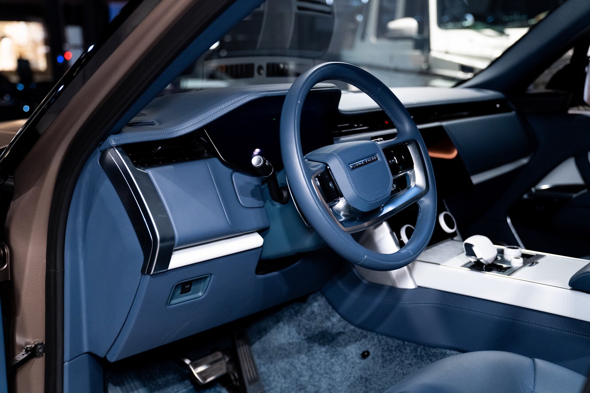 2023 Land Rover Range Rover - Photo 17