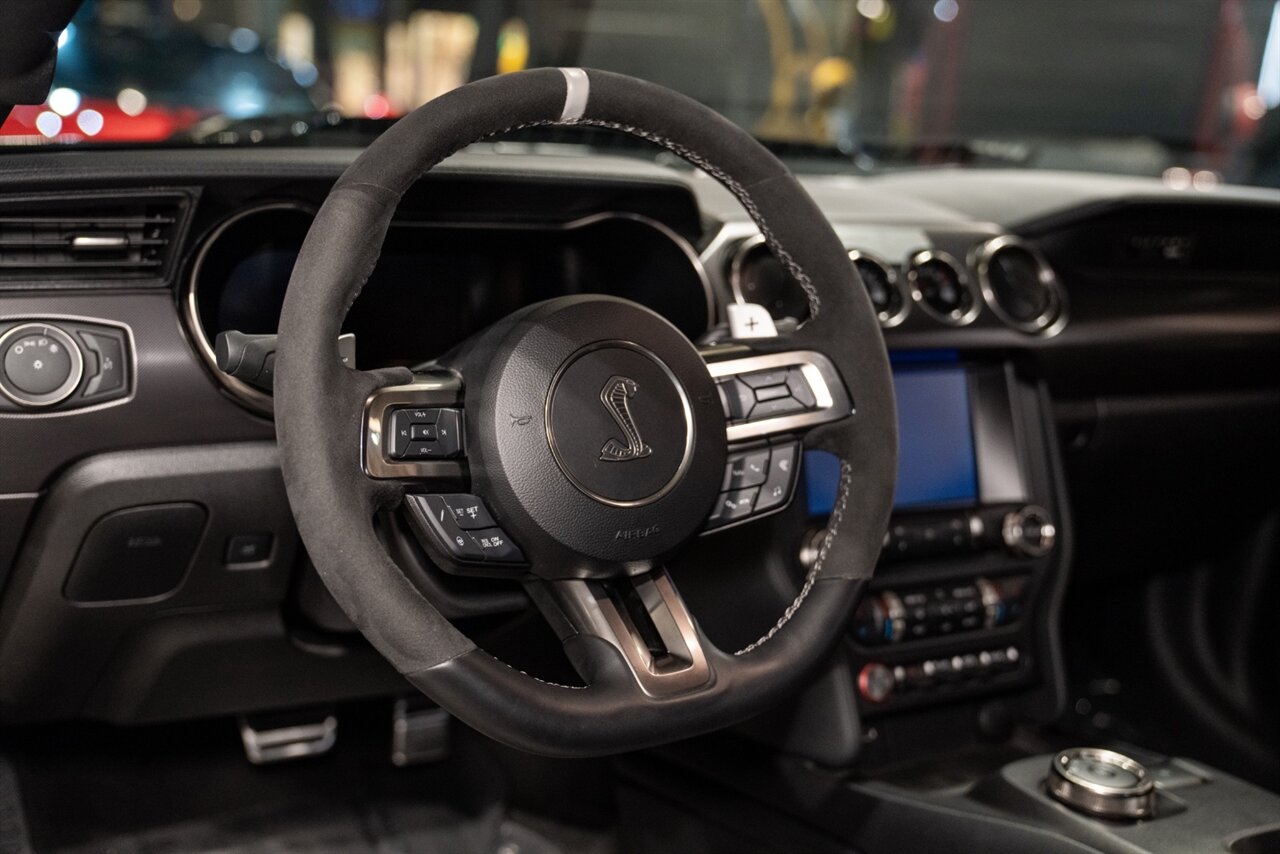 2022 Ford Mustang - Photo 9