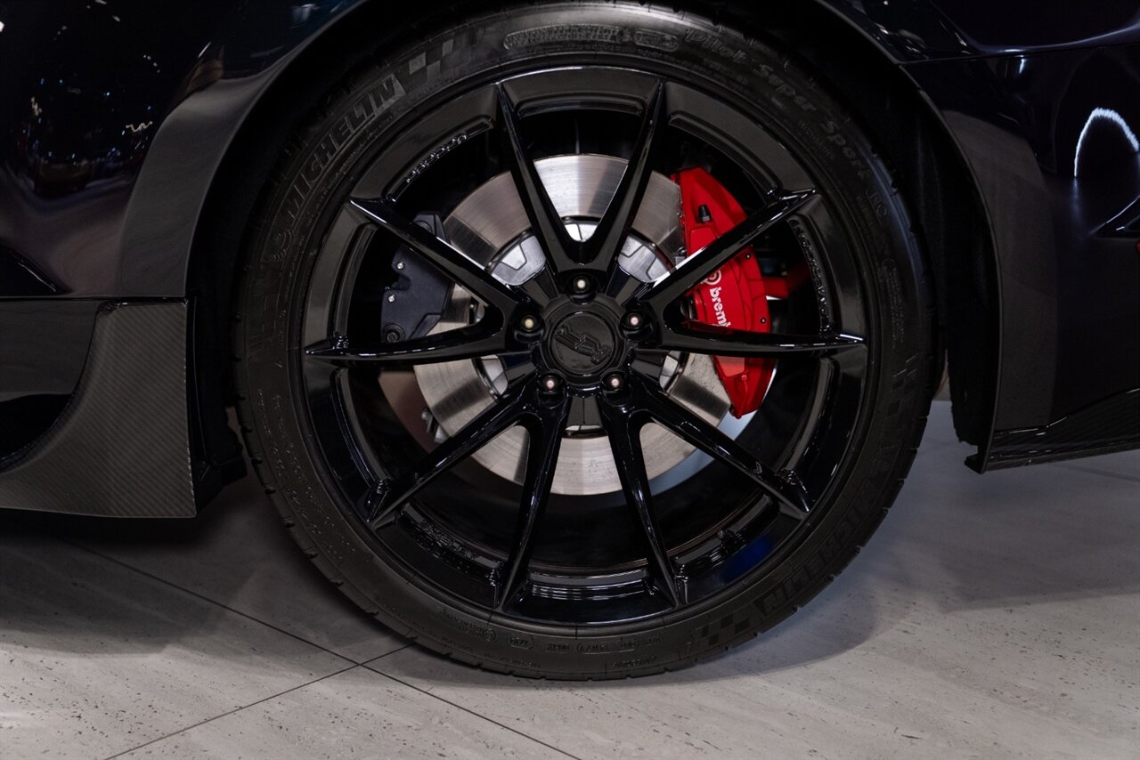 2022 Ford Mustang - Photo 18