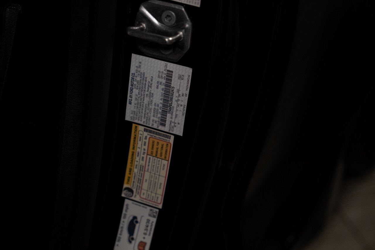 2022 Ford Mustang - Photo 14