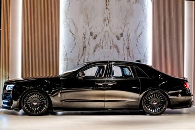 2023 Rolls-Royce Black Badge Ghost MANSORY   - Photo 3 - Beverly Hills, CA 90212