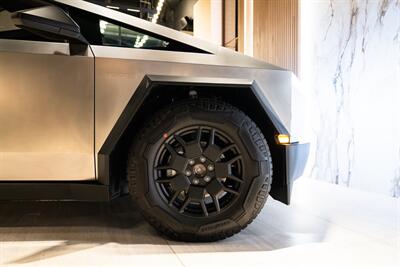 2024 Tesla Cybertruck All-Wheel Drive   - Photo 11 - Beverly Hills, CA 90212