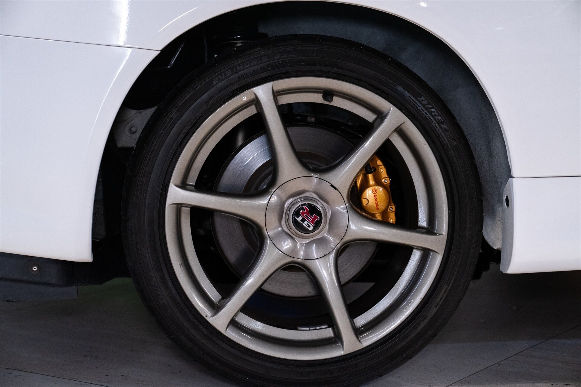 2000 Nissan GT-R - Photo 8