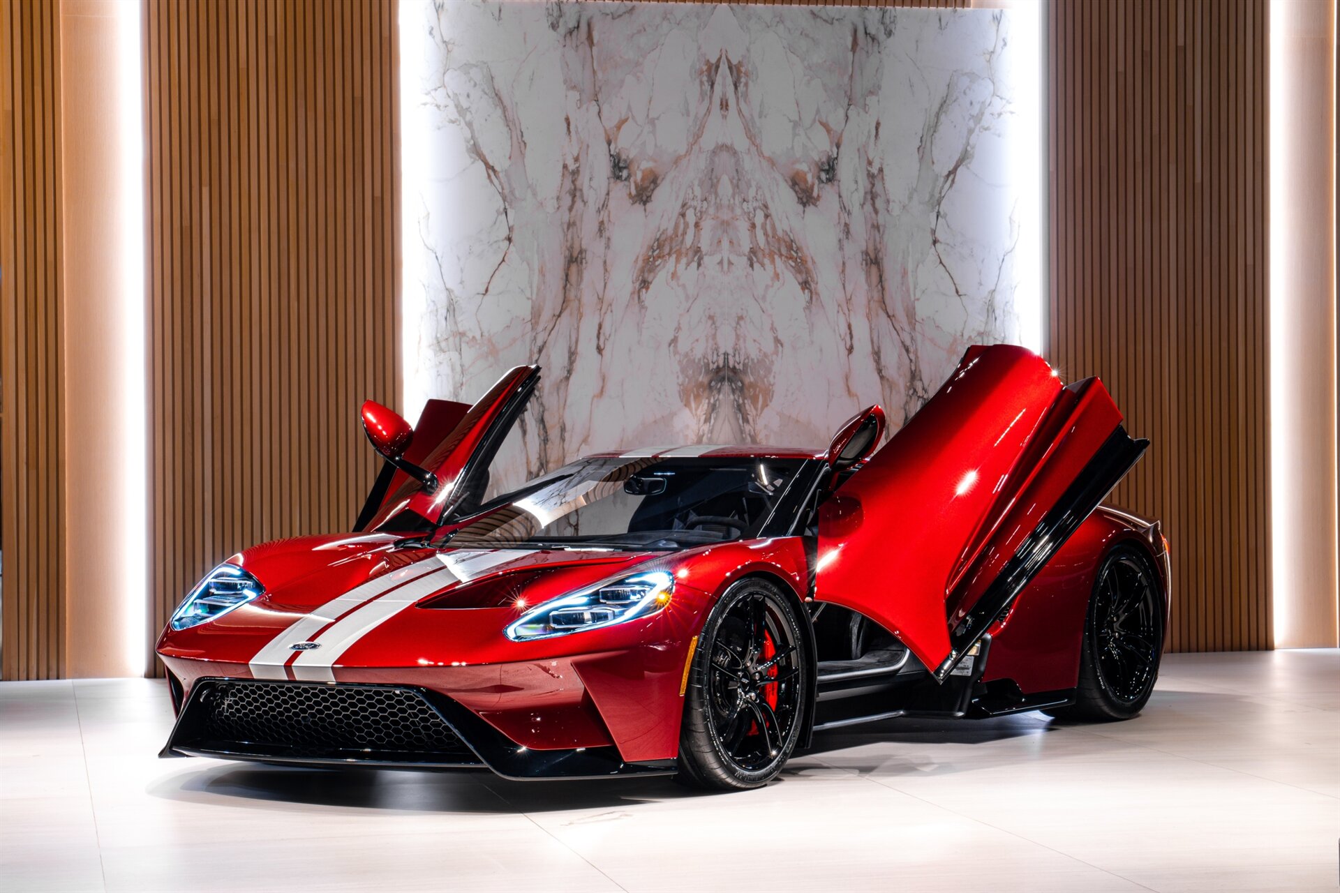 2018 Ford GT - Photo 2