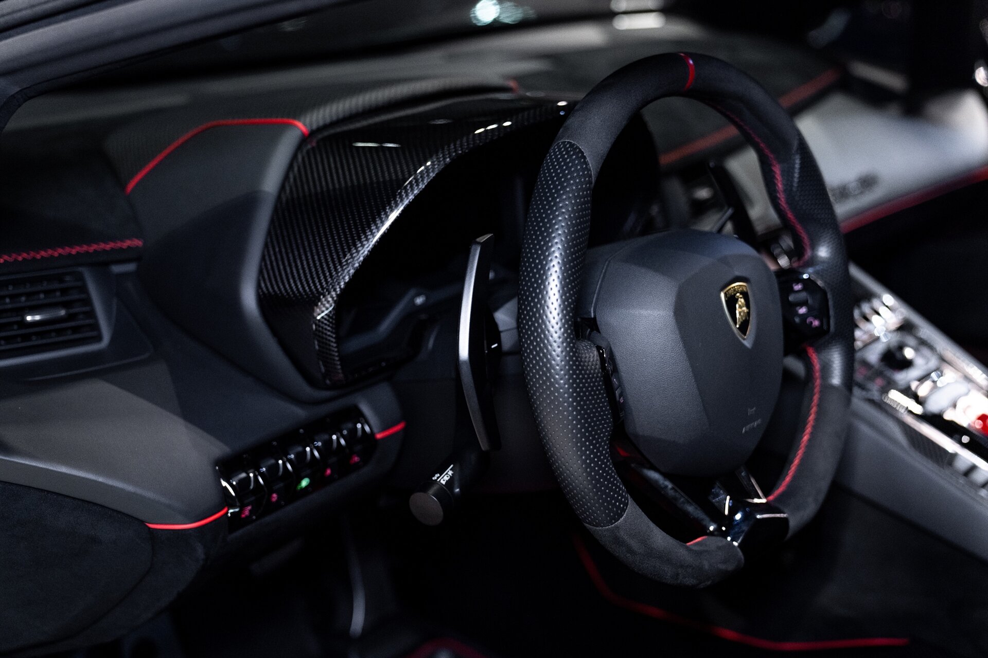 2021 Lamborghini Aventador - Photo 26