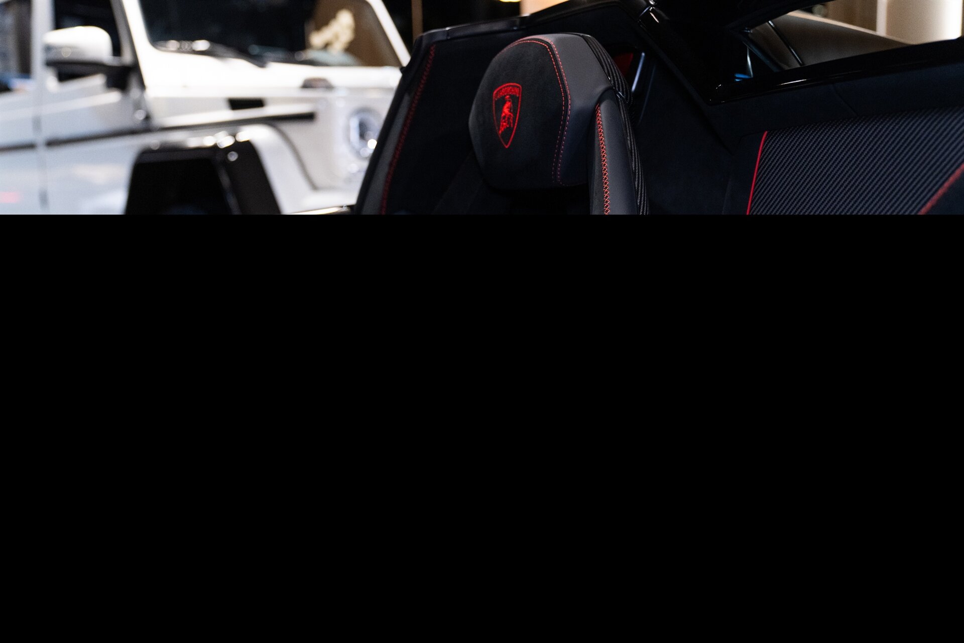 2021 Lamborghini Aventador - Photo 17