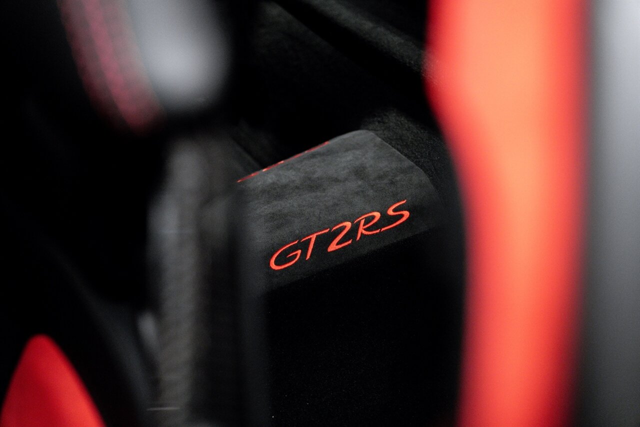 2018 Porsche 911 - Photo 37