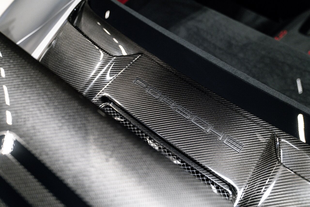 2018 Porsche 911 - Photo 23