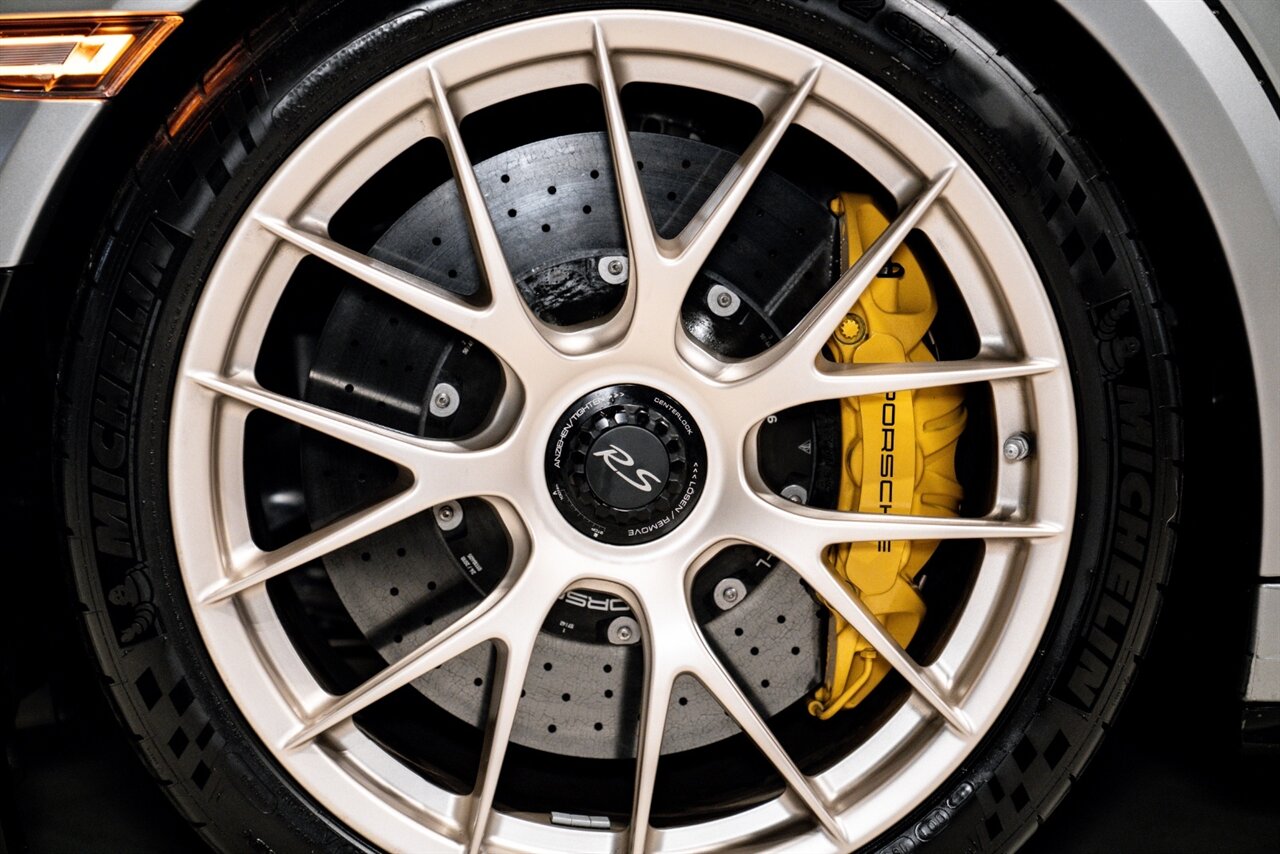 2018 Porsche 911 - Photo 15