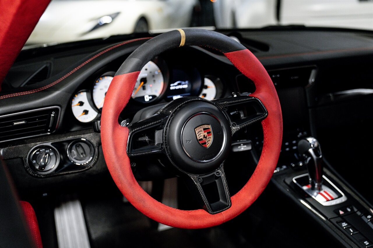 2018 Porsche 911 - Photo 35