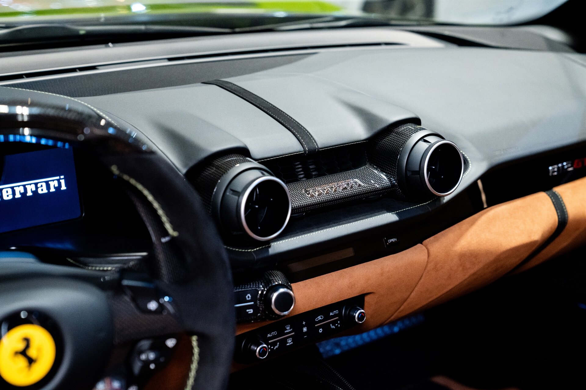 2022 Ferrari 812 GTS - Photo 33