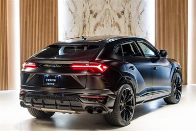 2021 Lamborghini Urus   - Photo 4 - Beverly Hills, CA 90212