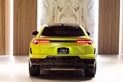 2024 Lamborghini Urus S   - Photo 5 - Beverly Hills, CA 90212