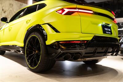 2024 Lamborghini Urus S   - Photo 7 - Beverly Hills, CA 90212