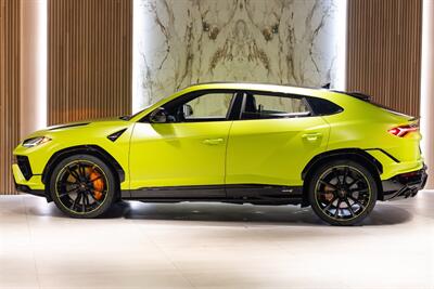 2024 Lamborghini Urus S   - Photo 3 - Beverly Hills, CA 90212