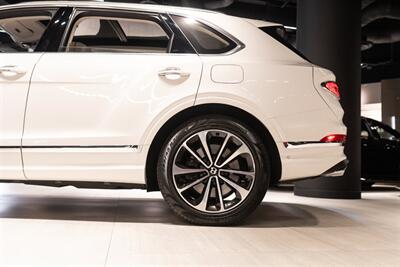 2024 Bentley Bentayga A Hybrid   - Photo 10 - Beverly Hills, CA 90212