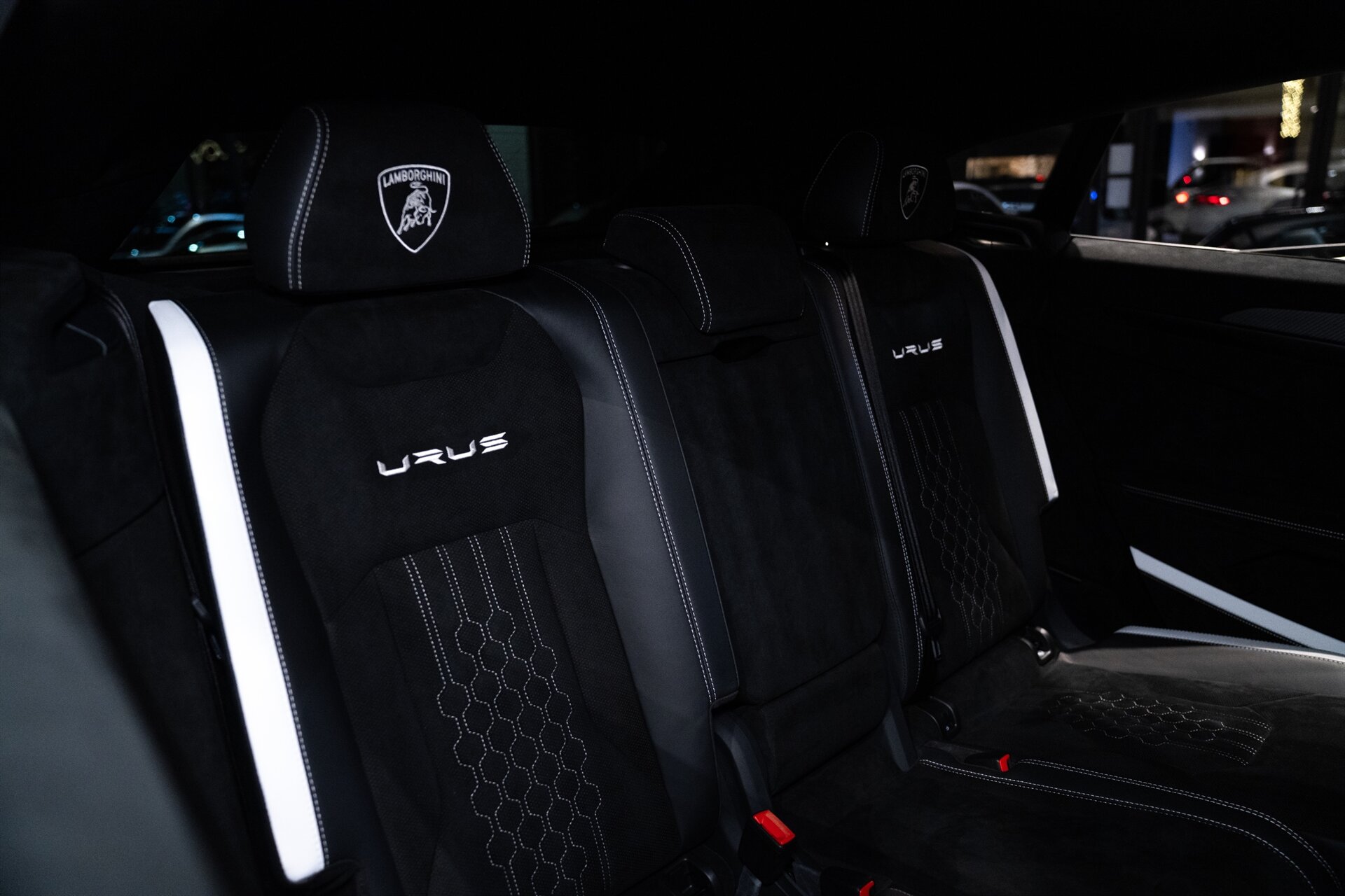 2023 Lamborghini Urus - Photo 25