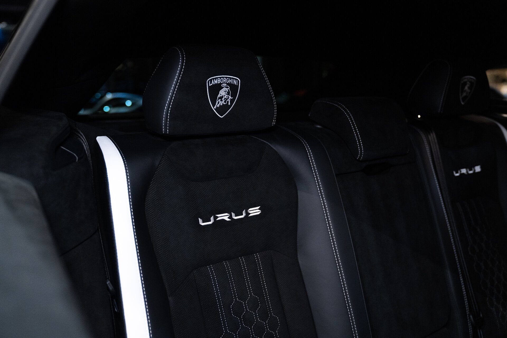 2023 Lamborghini Urus - Photo 26