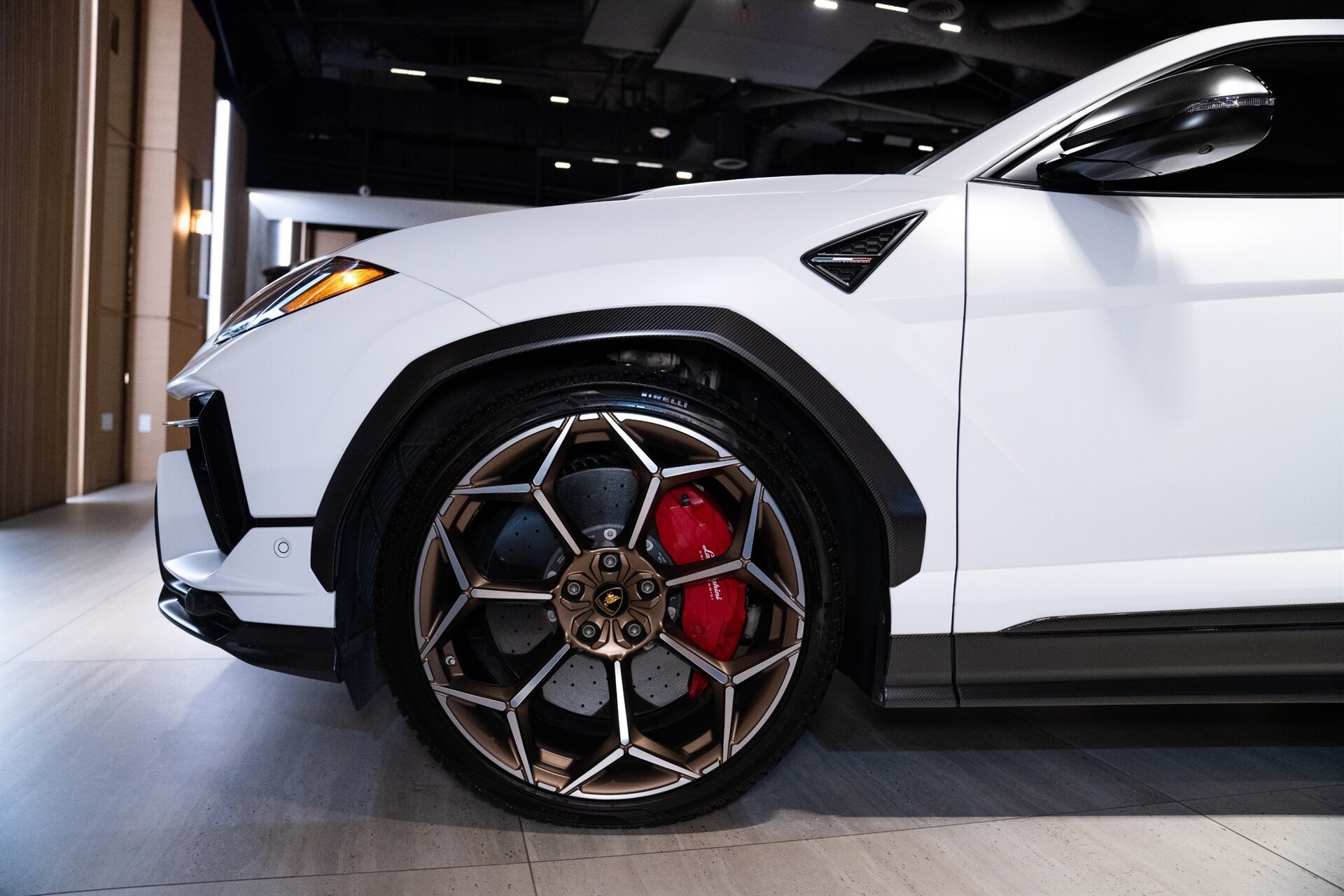 2023 Lamborghini Urus - Photo 13