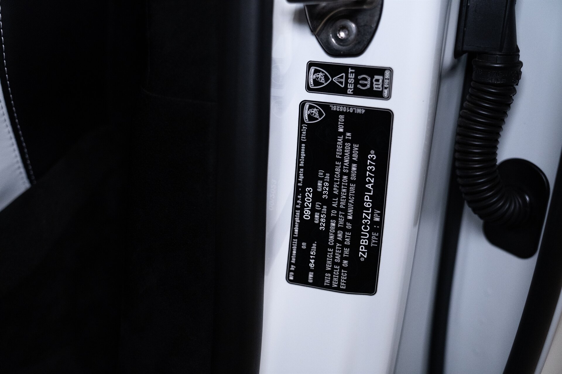 2023 Lamborghini Urus - Photo 37