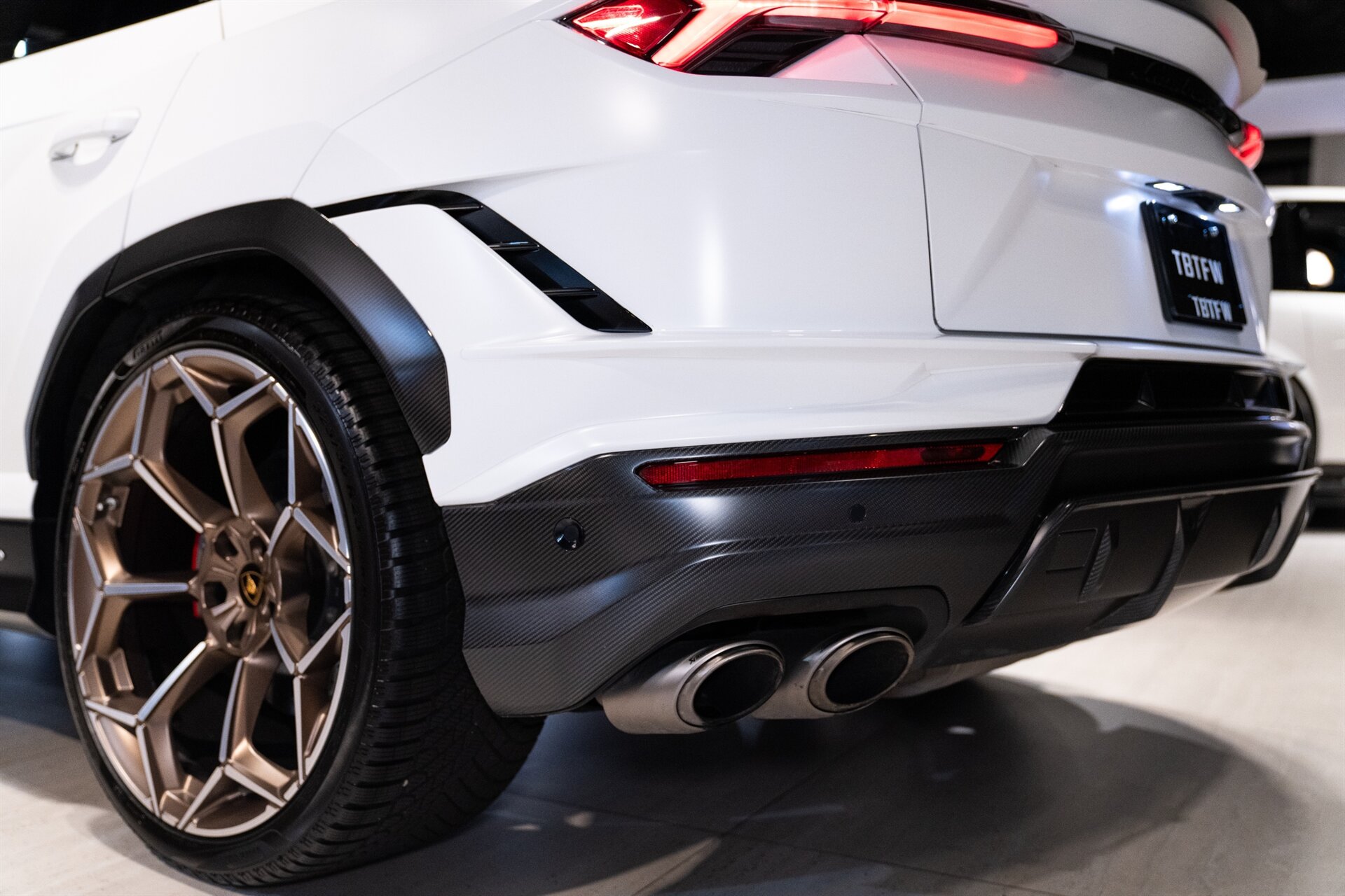 2023 Lamborghini Urus - Photo 12