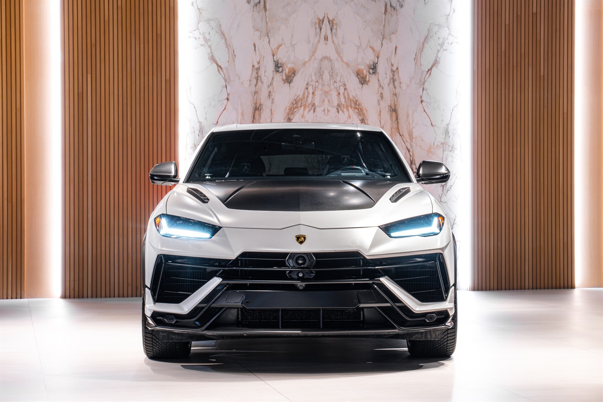 2023 Lamborghini Urus - Photo 2
