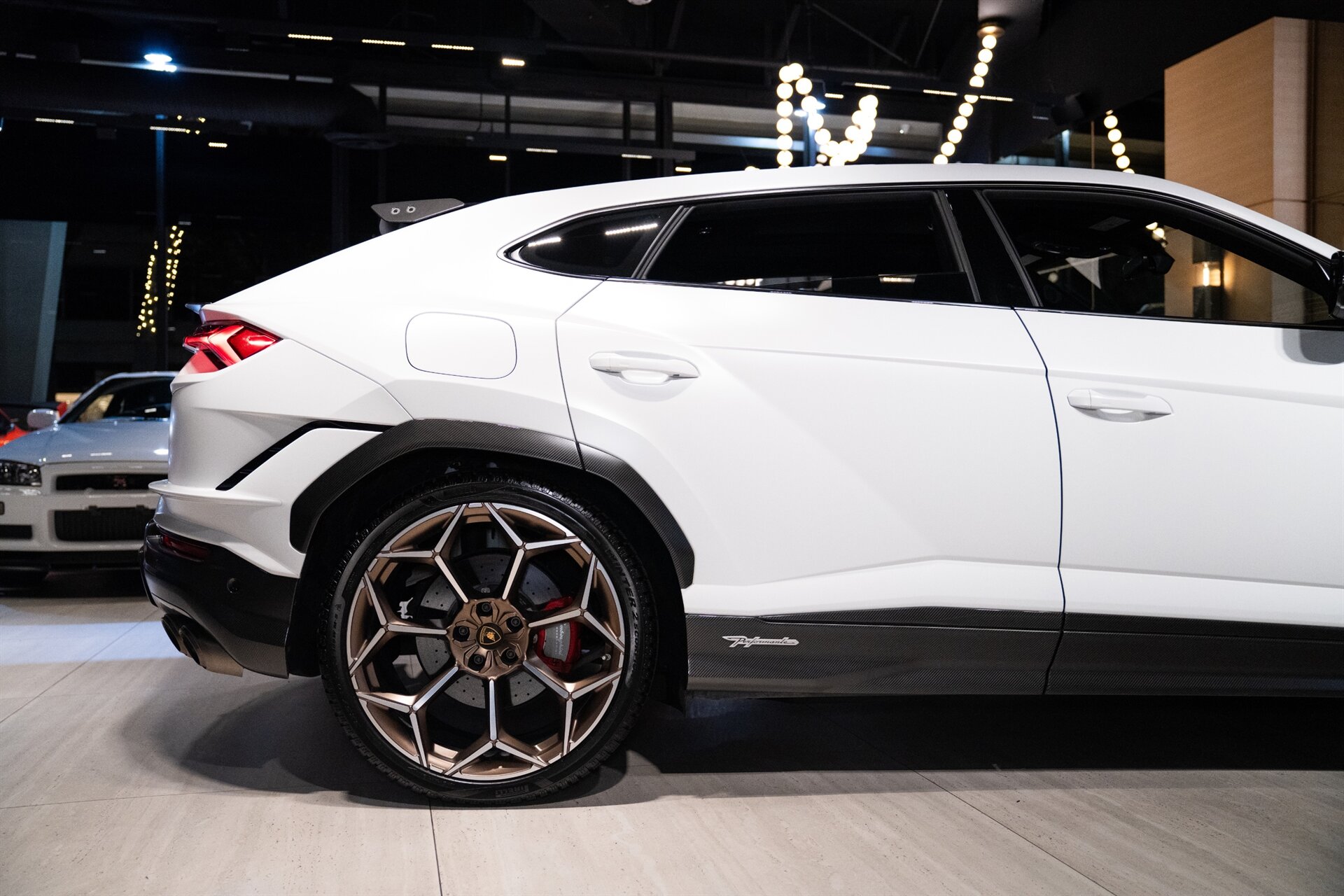 2023 Lamborghini Urus - Photo 6