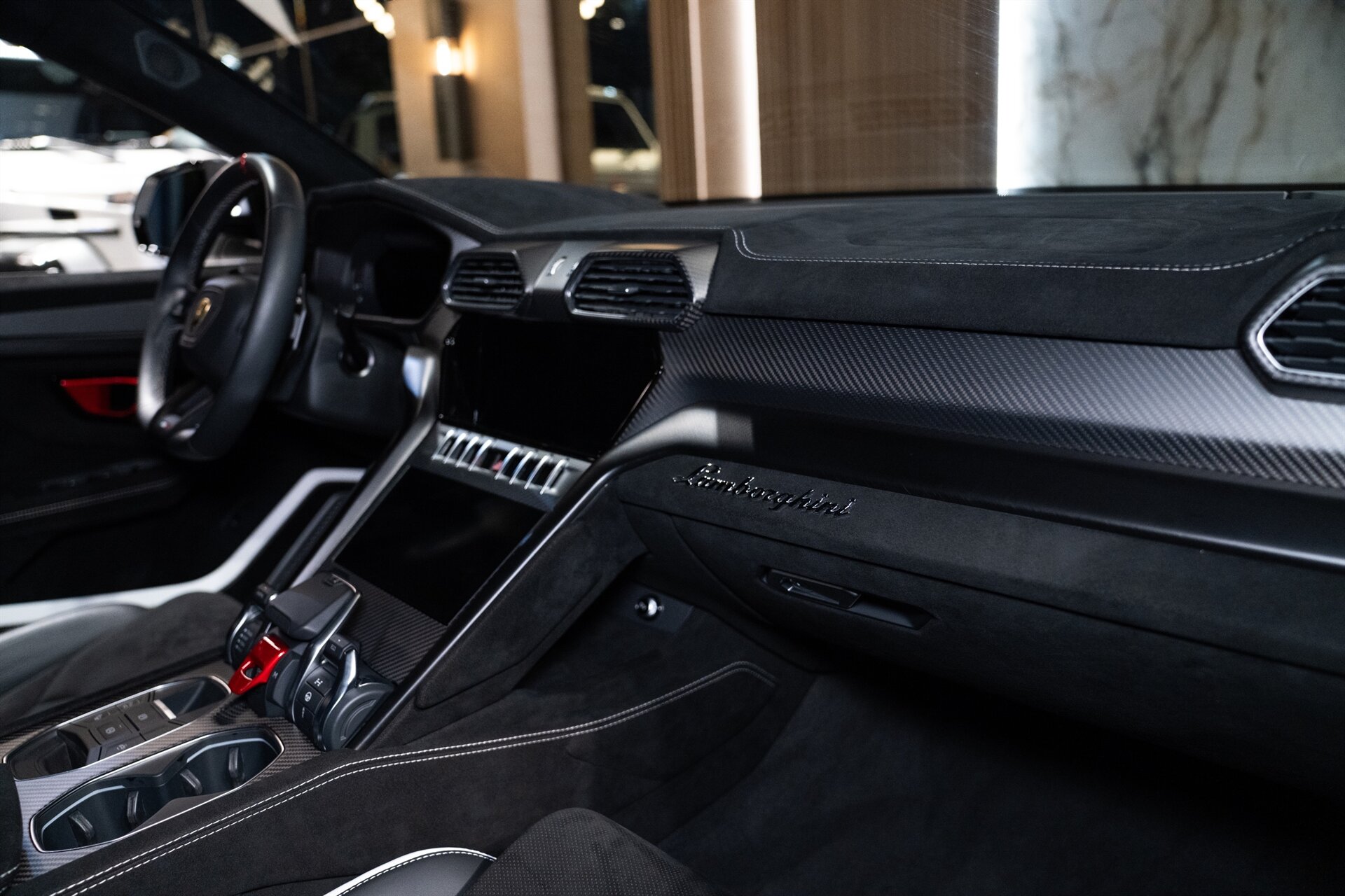 2023 Lamborghini Urus - Photo 23