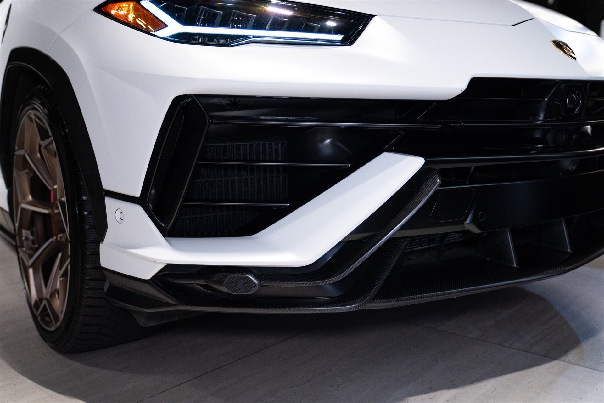 2023 Lamborghini Urus - Photo 20