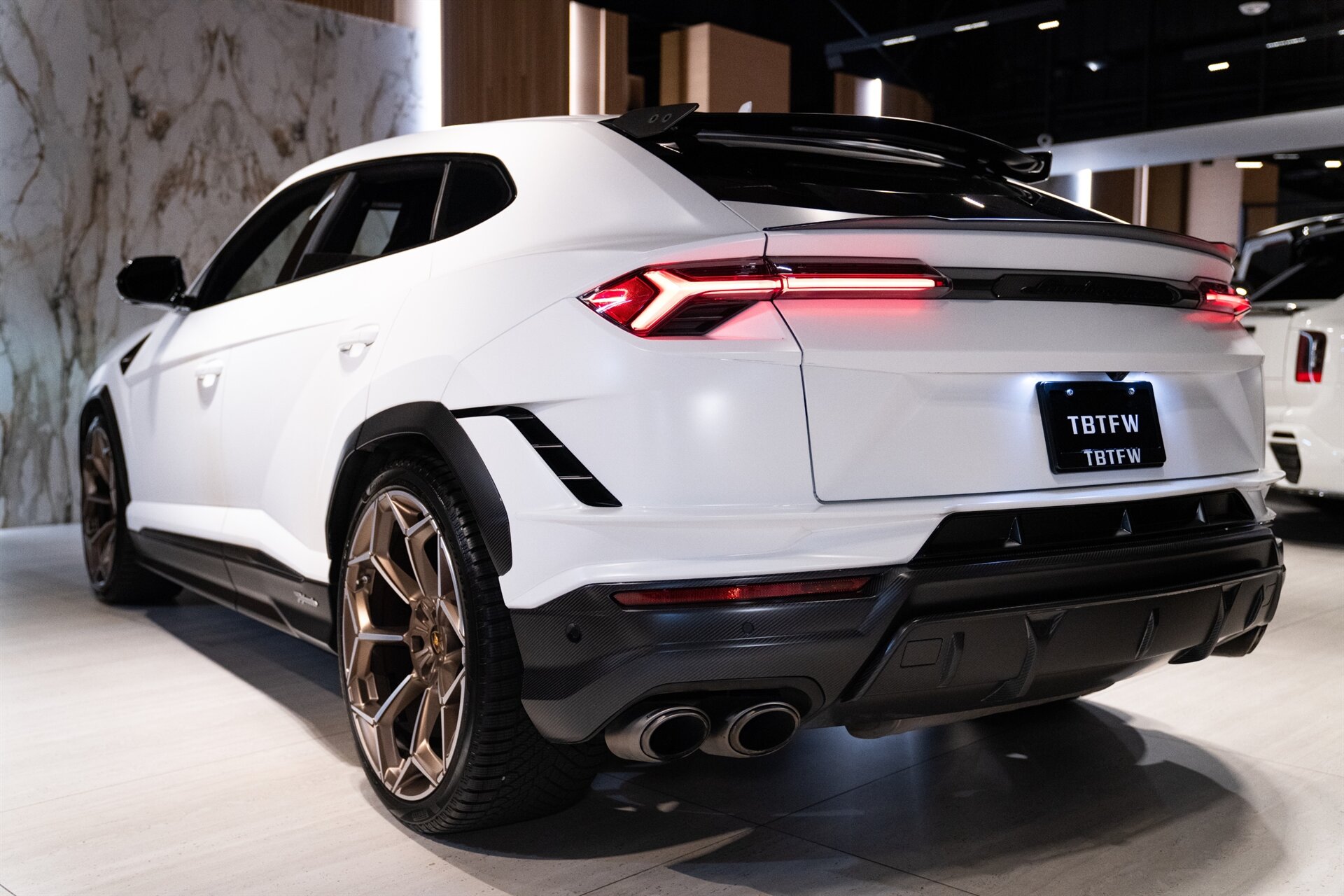 2023 Lamborghini Urus - Photo 11
