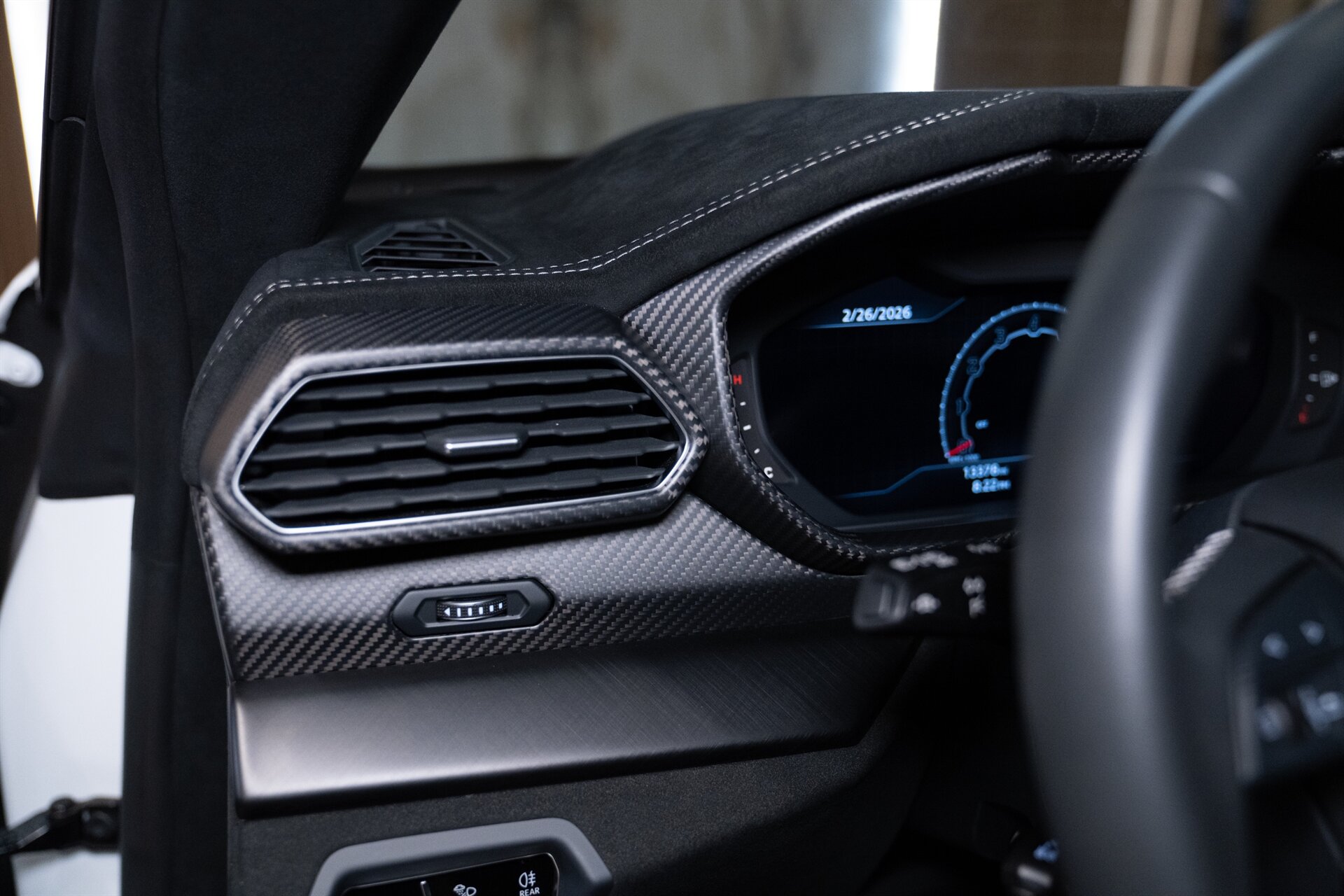 2023 Lamborghini Urus - Photo 41